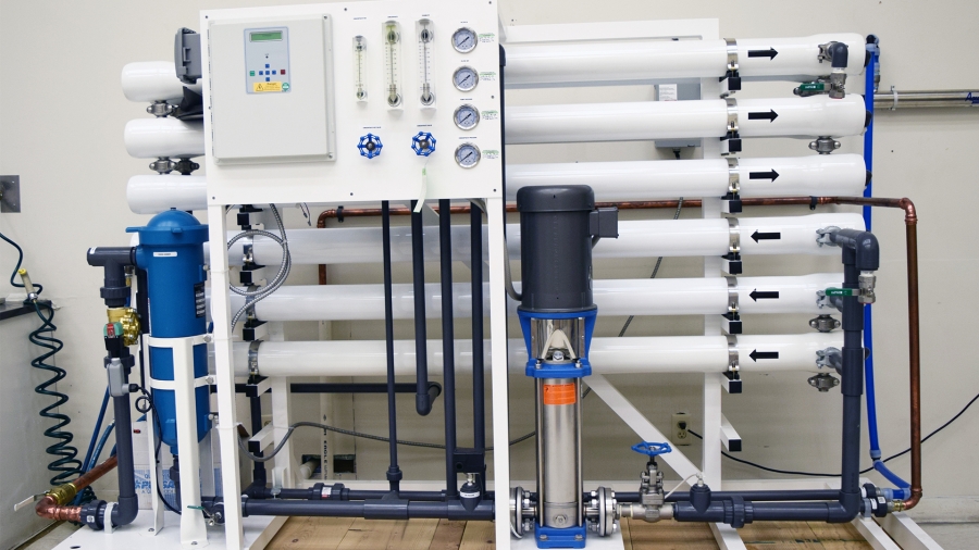 Non-Chemical Critical Water for Healthcare Reprocessing